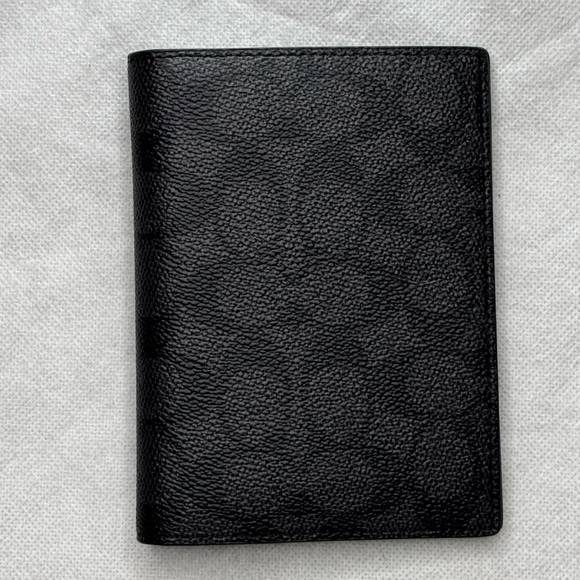 💙NEW Coach Passport Case Travel Wallet Black Signature Canvas w/Patches CY902 - Picture 2 of 3